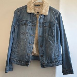Universal Thread Denim Sherpa/Faux Fur Lined Jacket, MED